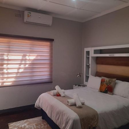 Palm Guesthouse Zeerust 외부 사진