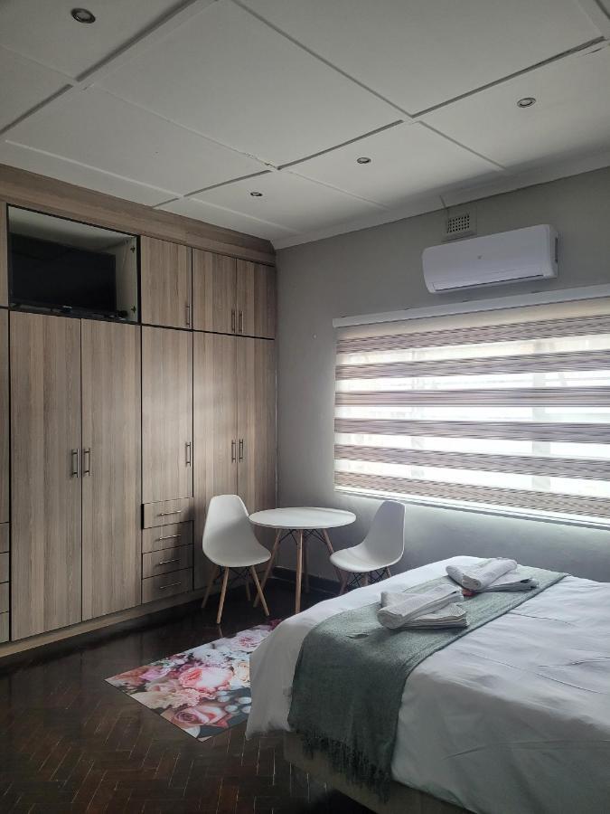 Palm Guesthouse Zeerust 외부 사진