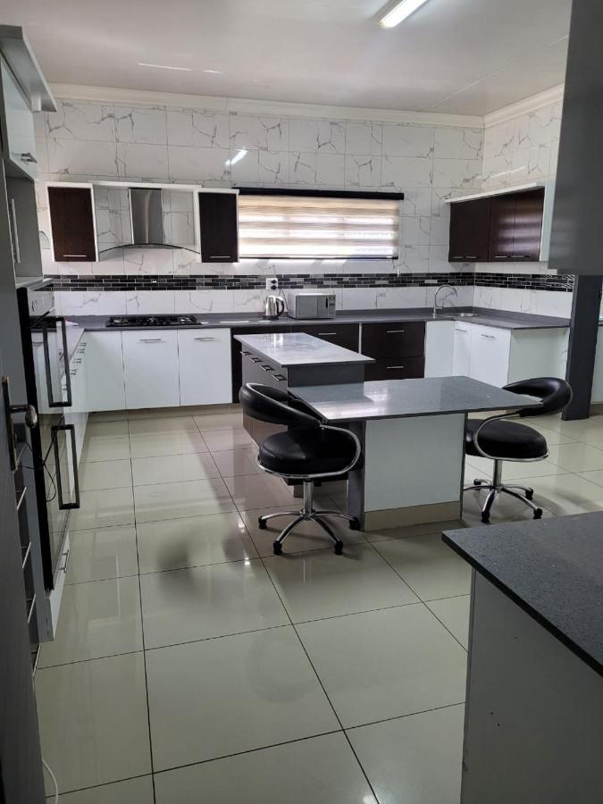 Palm Guesthouse Zeerust 외부 사진