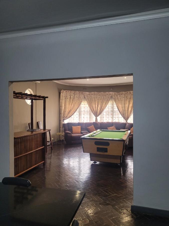 Palm Guesthouse Zeerust 외부 사진