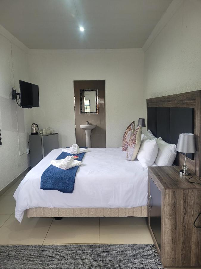 Palm Guesthouse Zeerust 외부 사진